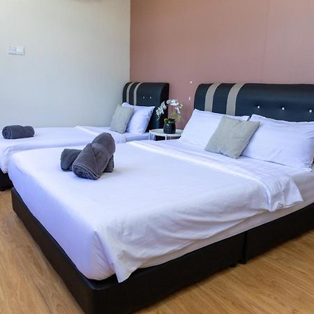 Familia Motel Kangar Bagian luar foto
