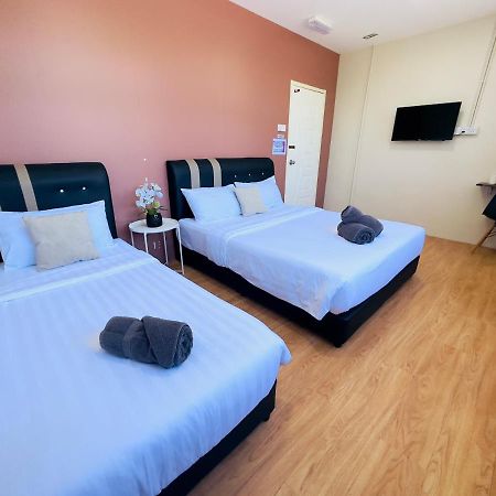 Familia Motel Kangar Bagian luar foto