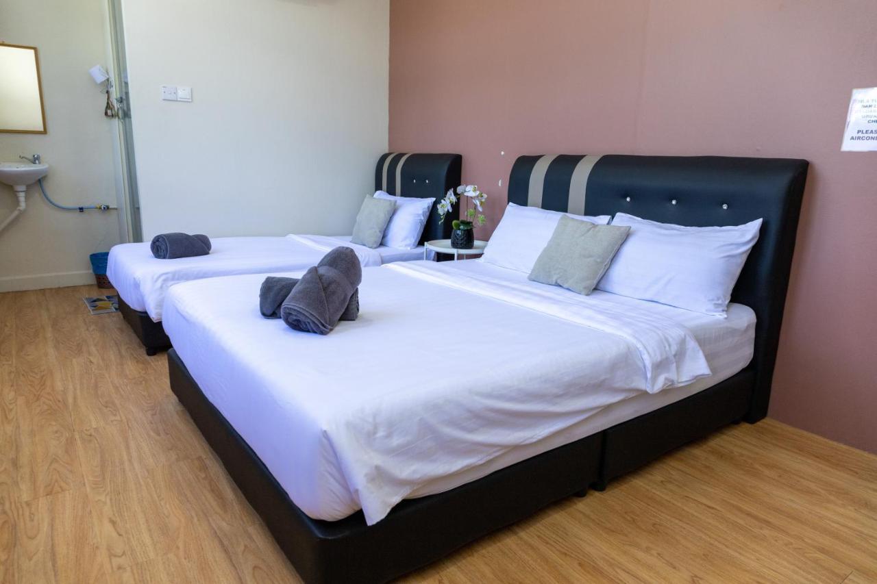 Familia Motel Kangar Bagian luar foto