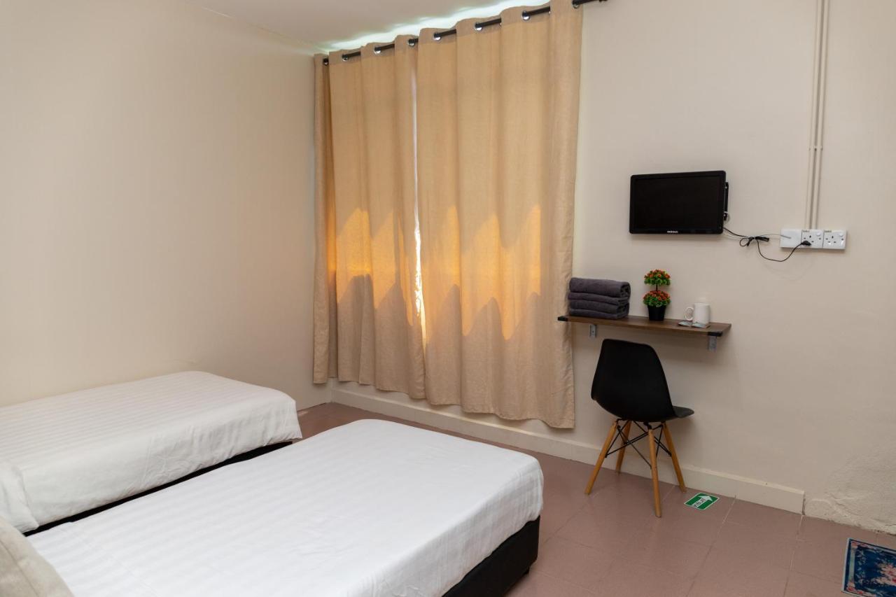 Familia Motel Kangar Bagian luar foto